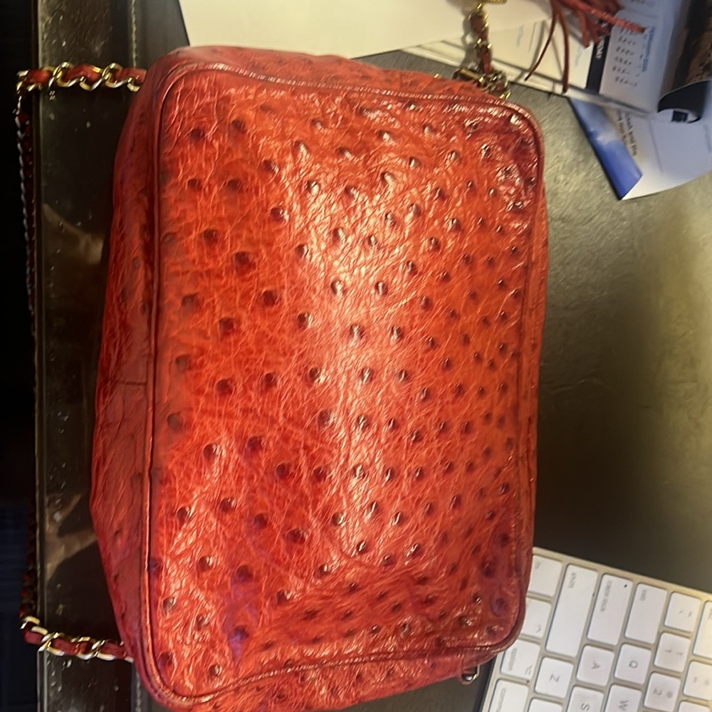 Chanel vintage red ostrich bag from the 70s - Picture 6 of 7